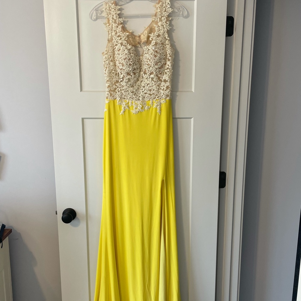 Prom dress for sale! Great price! Perfect for spring!